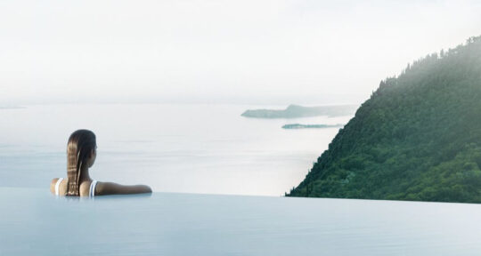 Piscina panoramica di un Lefay resort