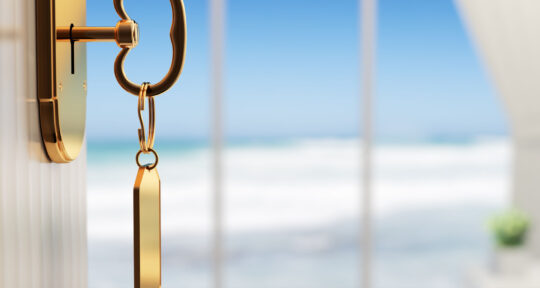 Chiave che apre una camera d'hotel