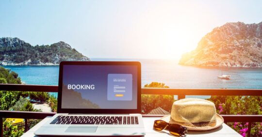 Cómo un PMS hotelero puede impulsar las reservas directas