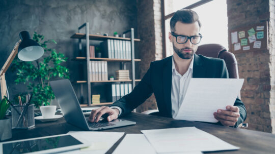 Account manager lavora sulla contabilità analitica con Tempo Zero COA